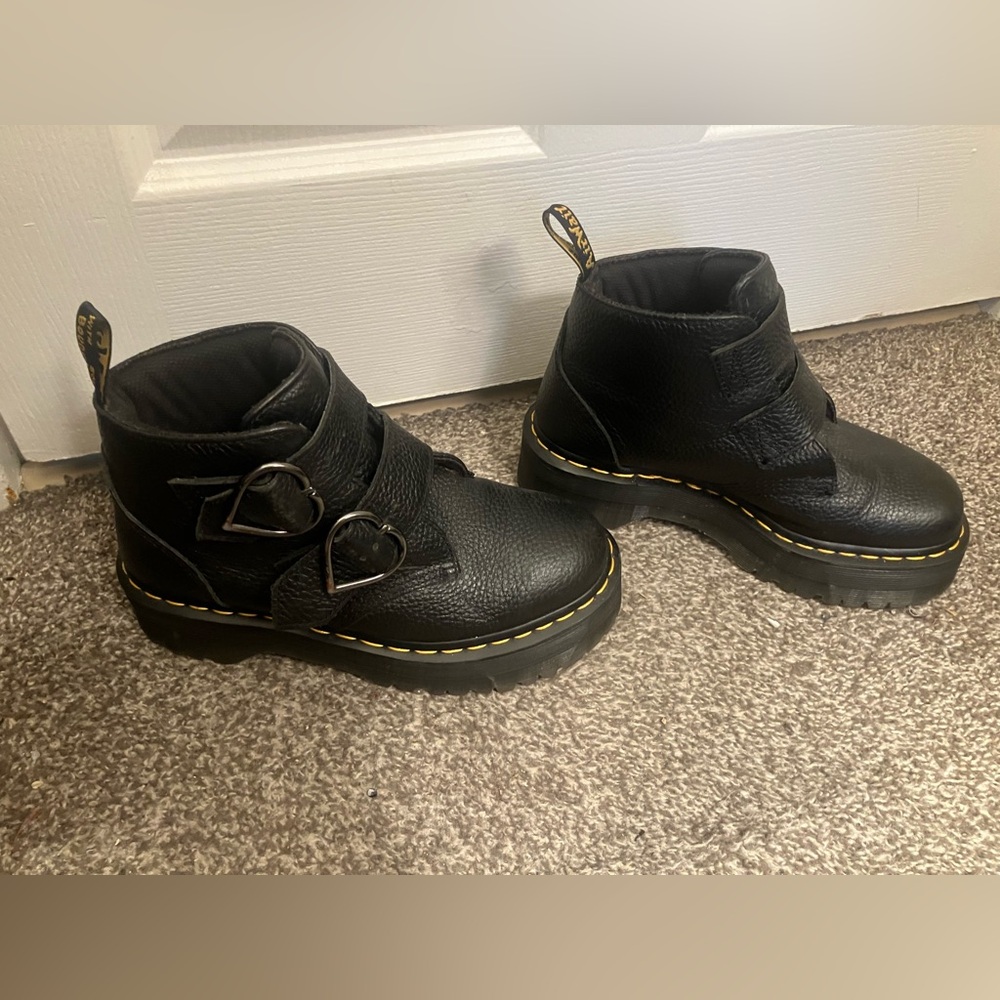 Dr Martens Devon Heart Buckle platform boots size 8